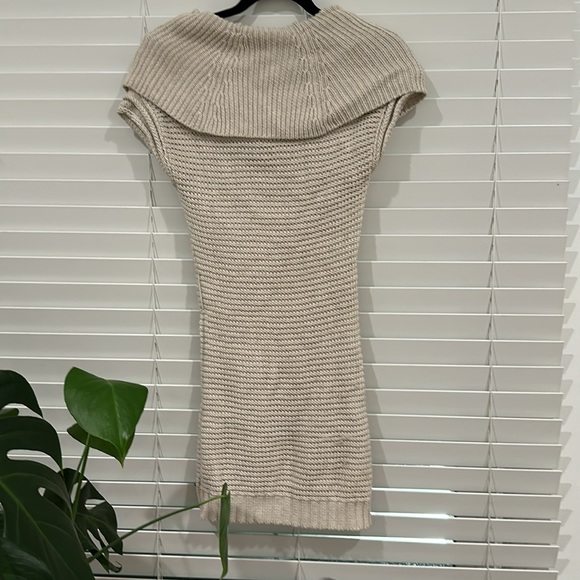 GUESS ✨ Beige Knitted Off The Shoulder Cowl Neck Sweater Dress Top Size Small S - Picture 5 of 5
